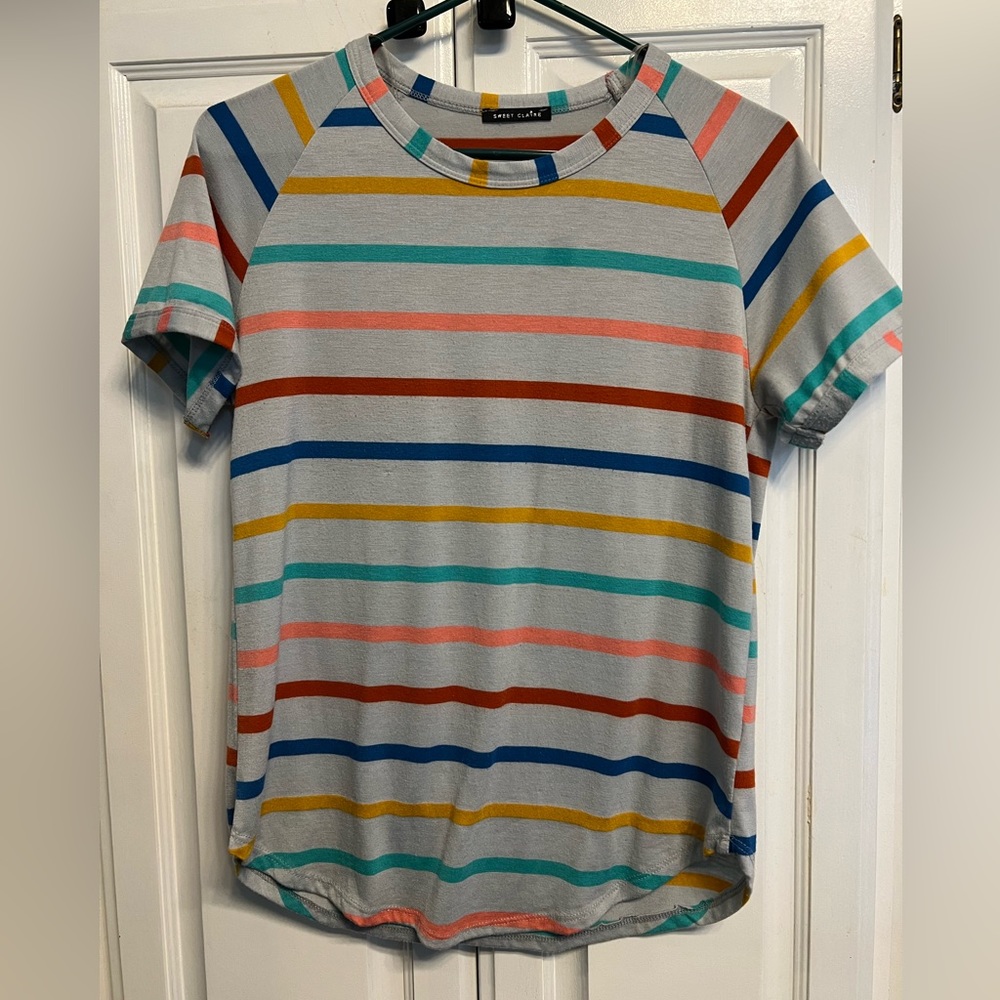 Women’s stripped t-shirt, size medium